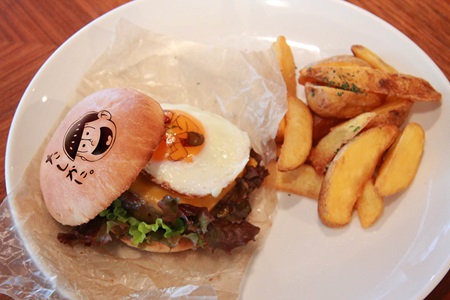 ⼗四松の「たしかに。」バーガー