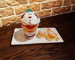 スヌーピーのスノーマンパフェ