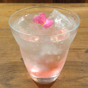 由花子の薔薇が香る乙女心の 甘酸っぱソーダ