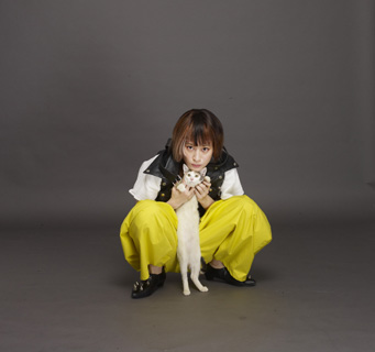 水曜日のカンパネラ コムアイ初出演映画 猫は抱くもの 特報公開 コムアイ作詞の劇中歌 マヨイガのうた も明らかに Tower Records Online