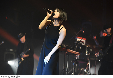 宇多田ヒカル、約12年ぶりの国内ツアーがスタート。復帰後初のライヴ