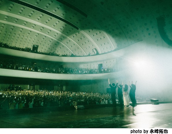 あいみょん、初の上海公演「AIMYON LIVE IN SHANGHAI」開催。満員御礼の観客を前に全19曲を披露