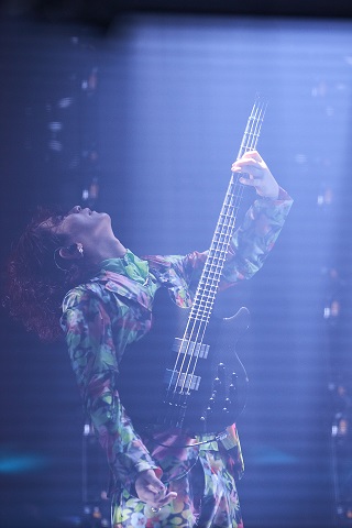 SEKAI NO OWARI、全国ツアー「The Colors」幕張公演2日間で3万2,000人のファンを魅了 - TOWER RECORDS  ONLINE