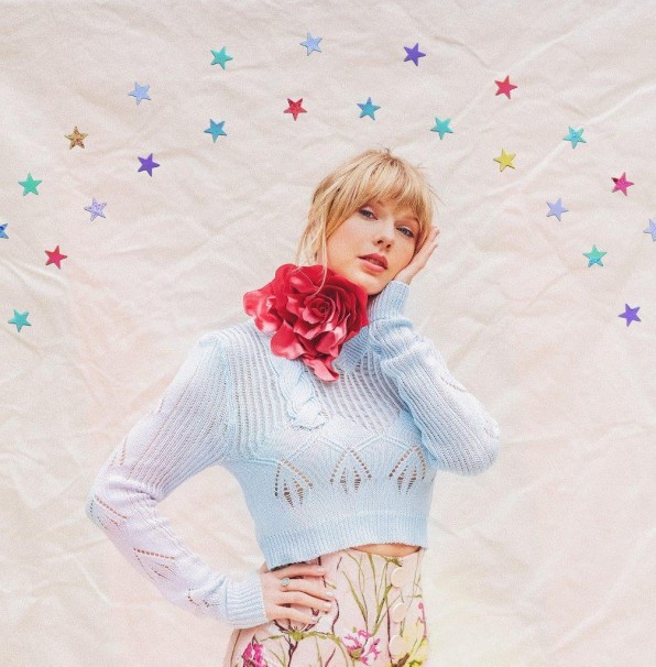Taylor Swift（テイラー・スウィフト）、8月23日リリースのニュー・アルバムより表題曲“Lover”リリック・ビデオ公開。発売日にYouTubeライヴも決定