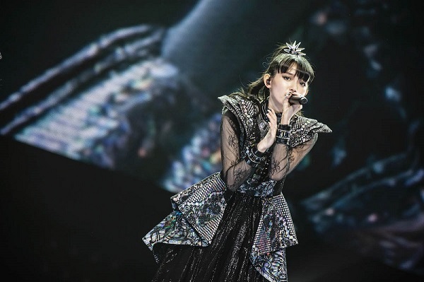 BABYMETAL、さいたまスーパーアリーナにて開催された日本凱旋公演で世界基準の熱狂パフォーマンス - TOWER RECORDS ONLINE