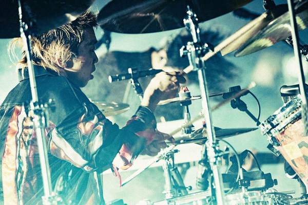 King Gnu、初のアリーナ・ツアー「King Gnu Live Tour 2020 AW “CEREMONY”」幕張メッセ