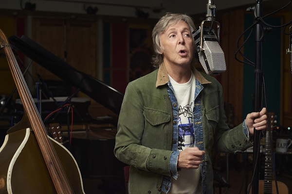 Paul McCartney（ポール・マッカートニー）をDamon Albarn、BECK、Josh Homme（QOTSA）、ST.  VINCENT、Phoebe Bridgersらがカバー。『McCartney III Imagined』7月23日リリース決定 - TOWER  RECORDS ONLINE