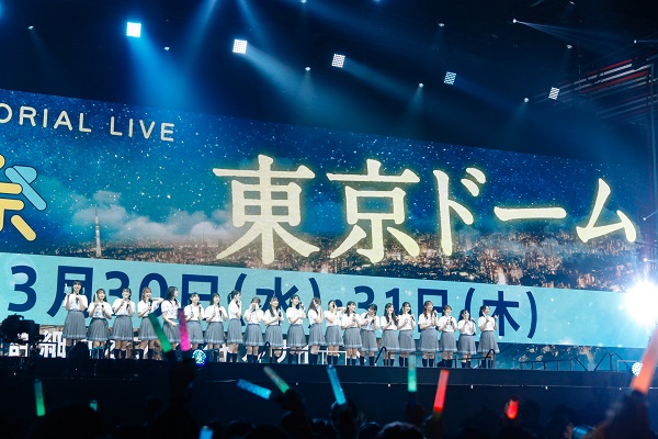 日向坂46、恒例のクリスマス・ライヴ「ひなくり2021」開催。念願の初 