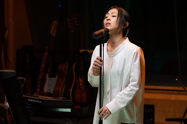 宇多田ヒカル、初の有料配信ライヴ「Hikaru Utada Live Sessions from