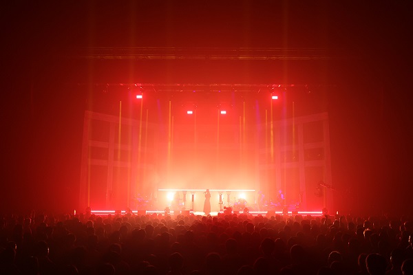 Aimer、ライヴ映像作品『Aimer Hall Tour 2022 “Walpurgisnacht” Live 