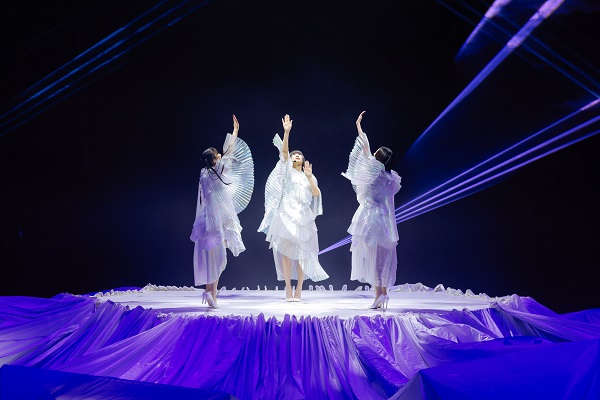 Perfume、約4年ぶりの全国アリーナ・ツアー「Perfume 9th Tour 2022 “PLASMA”」さいたまスーパーアリーナ公演のライヴ・レポートが到着  - TOWER RECORDS ONLINE