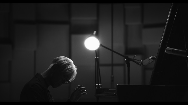 坂本龍一、ピアノ・ソロ・コンサート「Ryuichi Sakamoto: Playing the Piano 2022」特設サイトにて全曲解説公開 -  TOWER RECORDS ONLINE