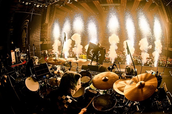 MAN WITH A MISSION、ライヴDVD＆Blu-ray『Wolf Complete Works Ⅷ