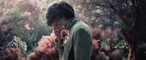 米津玄師、「FINAL FANTASY XVI」テーマ・ソング“月を見ていた”MV公開