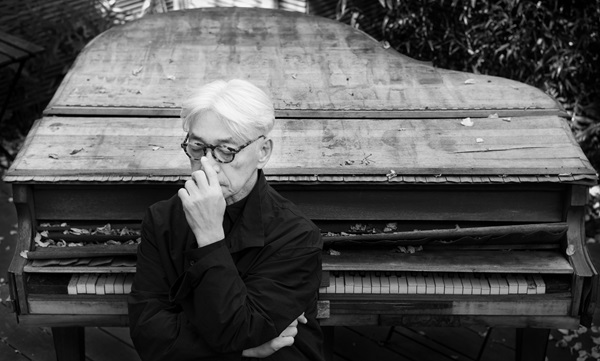 坂本龍一、『out of noise - R』リリース記念し「playing the piano europe 2009 - Limited  Edition」9月27日20時プレミア上映決定 - TOWER RECORDS ONLINE