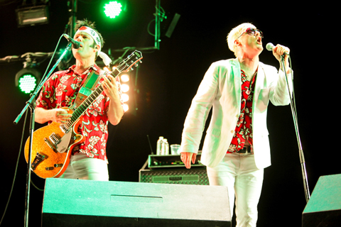 ME FIRST AND THE GIMME GIMMES_2