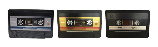 カセットテープ型バッテリーチャージャー