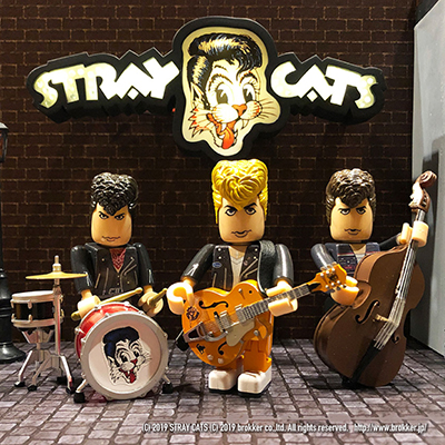 ロカビリーバンドの雄「STRAY CATS (ストレイ・キャッツ)」がbrokkerにて発売！ - TOWER RECORDS ONLINE
