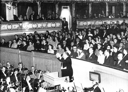 オペラを振るコンヴィチュニー