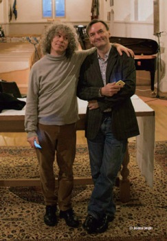 スティーヴン・イッサーリス(チェロ)＆スティーヴン・ハフ(ピアノ)〈(c)Joanna Bergin〉