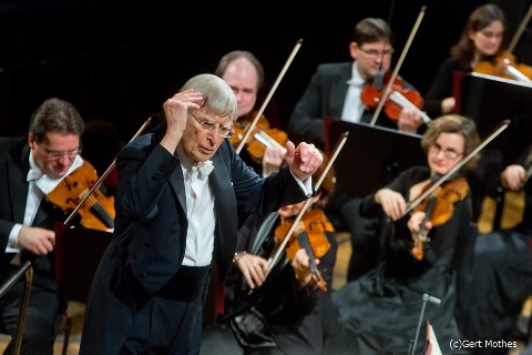 巨匠ブロムシュテットとライプツィヒ・ゲヴァントハウス管によるベートーヴェン：交響曲全集が完成！（5枚組） - TOWER RECORDS ONLINE
