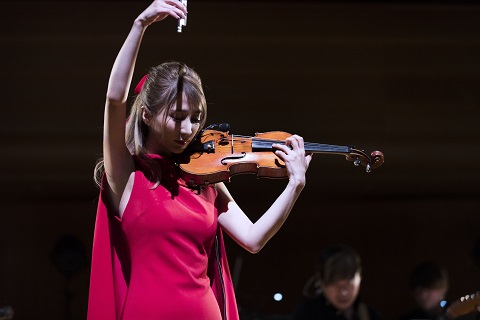 サラ・オレイン_シネマ・ミュージックLIVE