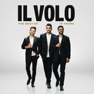 イタリアの若きヴォーカルトリオ「イル・ヴォーロ」キャリア初となるベスト・アルバム『ベスト・オブ・イル・ヴォーロ』 - TOWER RECORDS  ONLINE