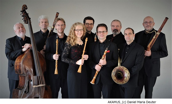 ベルリン古楽アカデミーのメンバーがモーツァルトのセレナード第10番