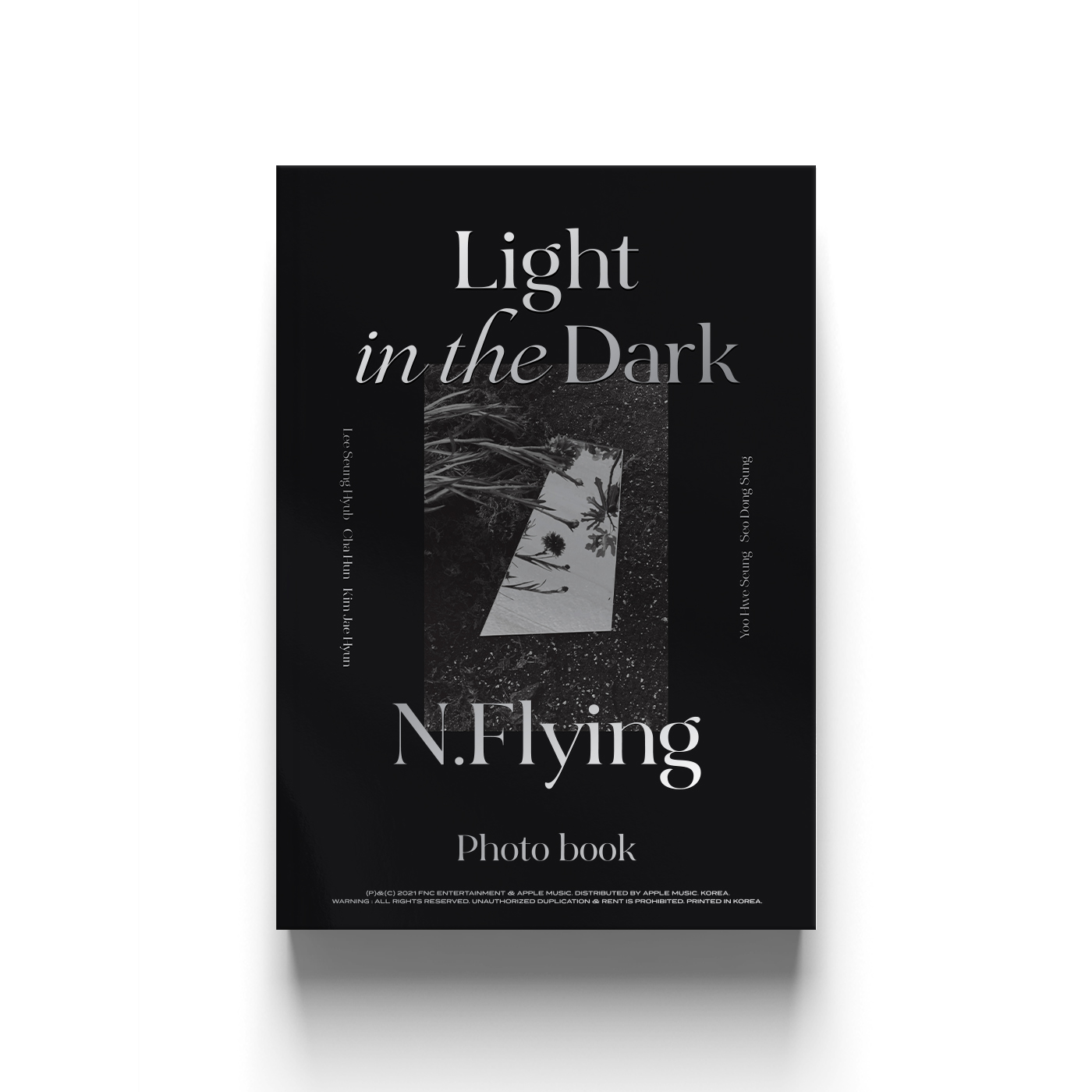 N.Flying｜DVD付きフォトブック『1st Photo Book [Light in the Dark 