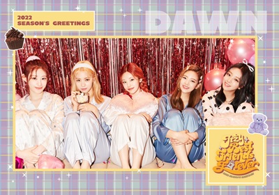 ITZY 2022 SEASON'S GREETINGS "BEST FRIENDS FOREVER" ［CALENDAR+DVD+GOODS］_2