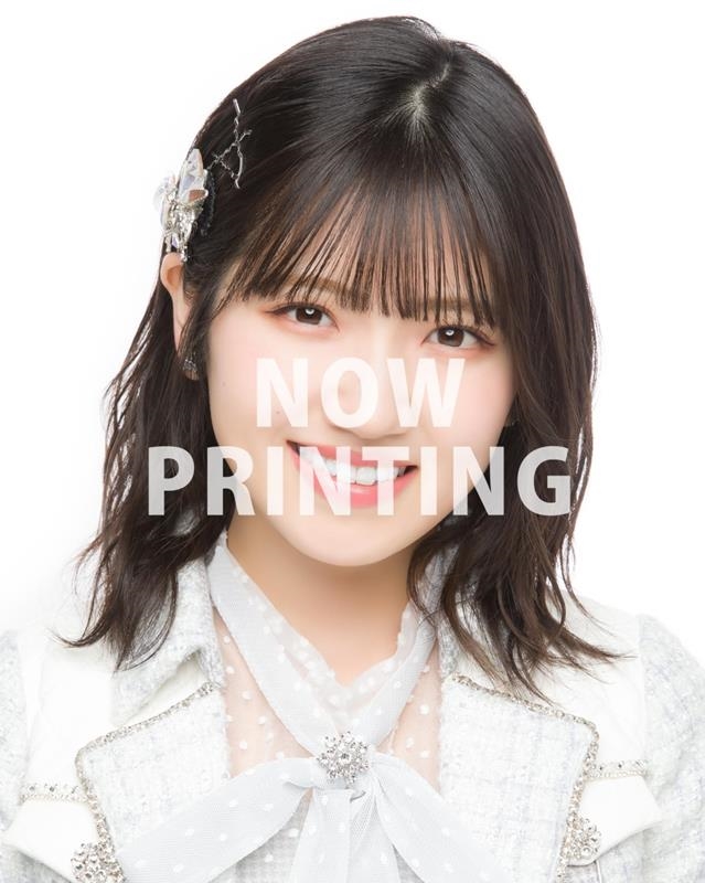 AKB48の13期生・村山彩希のファースト写真集、9月6日発売 - TOWER 