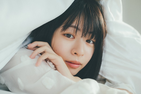 莉子｜10代最後の姿をおさめた初のフォトエッセイ『ひたむき』4月14日発売 - TOWER RECORDS ONLINE