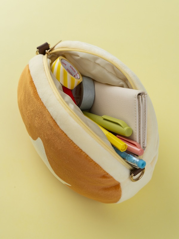 北海道チーズ蒸しケーキ ほんものみたいなふわふわポーチBOOK