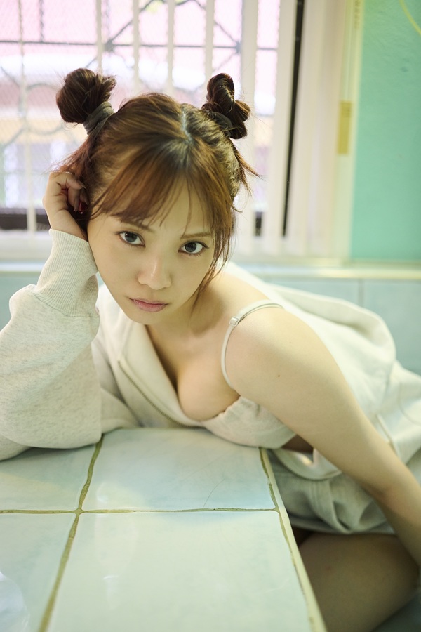 宮田愛萌1st写真集『タイトル未定』