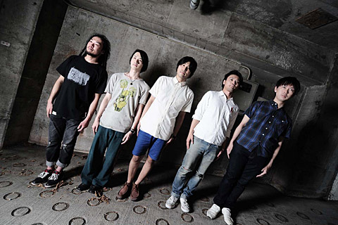 タワレコメンにも選出!ポッグカウチナゲットのセカンド・ミニ・アルバム