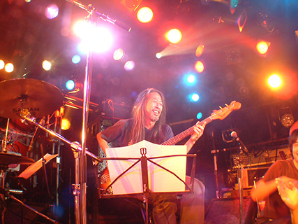 日本を代表する名ベーシスト、松永孝義の未発表ライヴCD