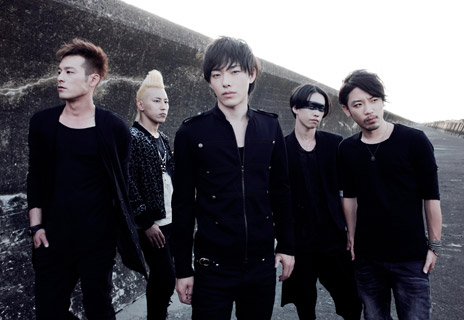 SPYAIR、待望のファースト・アルバム『Rockin' the World』登場