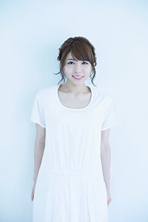 豊崎愛生アー写