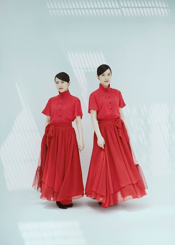 姉妹ピアノ連弾ボーカルユニット「Kitri」、セカンドEP『Secondo』7月24日発売 - TOWER RECORDS ONLINE