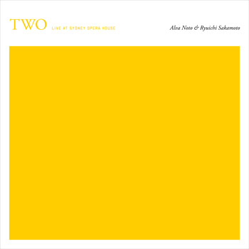 Alva Noto（アルヴァ・ノト）とRyuichi Sakamoto（坂本龍一）の巨匠2人によるアルバム『TWO - live at Sydney  Opera House』 - TOWER RECORDS ONLINE