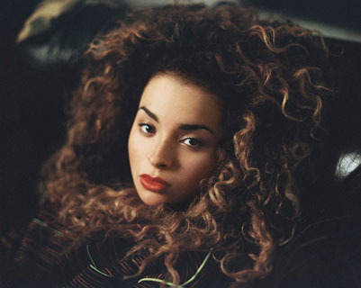 Ella Eyre