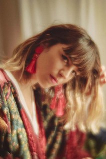 メロディーズ・エコー・チャンバー（Melody's Echo Chamber）、約6年