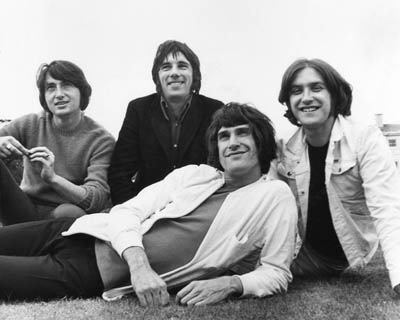 ザ・キンクス（The Kinks）の最高傑作との呼び声高い『THE VILLAGE GREEN PRESERVATION SOCIETY』50周年記念版  - TOWER RECORDS ONLINE