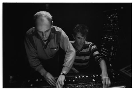 Mark Stewart & The Mafia(マーク・スチュワート&マフィア)、ファースト・ソロに未発表10曲を加え2枚組で追撃!