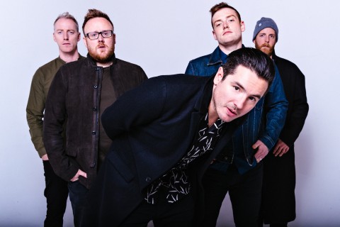 5ピース・バンド、The Ramona Flowers(ザ・ラモナ・フラワーズ)、アルバム『ストレンジャーズ』をリリース