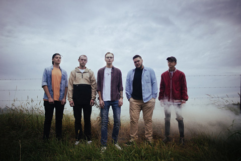 Hold Close(ホールド・クローズ)