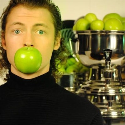 Famous Groupies(フェイマス・グルーピーズ)『リハーシング・ザ・マルチヴァース』