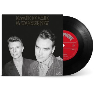 Morrissey（モリッシー）、David Bowie（デヴィッド・ボウイ）｜カリスマとカリスマの邂逅…1991年ロサンゼルスにて、二人の”伝説”がデュエットした奇跡のライヴ・レコーディング音源が7インチ・シングルとなって登場  - TOWER RECORDS ONLINE