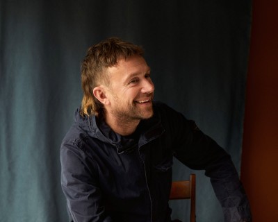 Damon Albarn（デーモン・アルバーン）｜ブラー/ゴリラズの才人、7年半振りとなるセカンド・ソロ・アルバム『The Nearer The  Fountain, More Pure The Stream Flows』 - TOWER RECORDS ONLINE