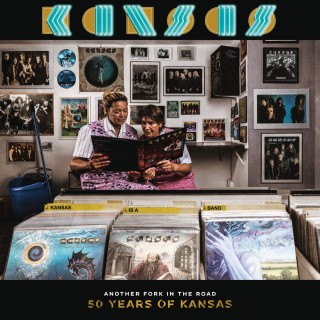Kansas（カンサス）｜アメリカ・プログレッシヴ・ロック界のレジェンド結成50周年記念！レーベルの枠を越えたCD3枚組オールタイム・ベスト『Another  Fork In The Road - 50 Years Of Kansas』 - TOWER RECORDS ONLINE